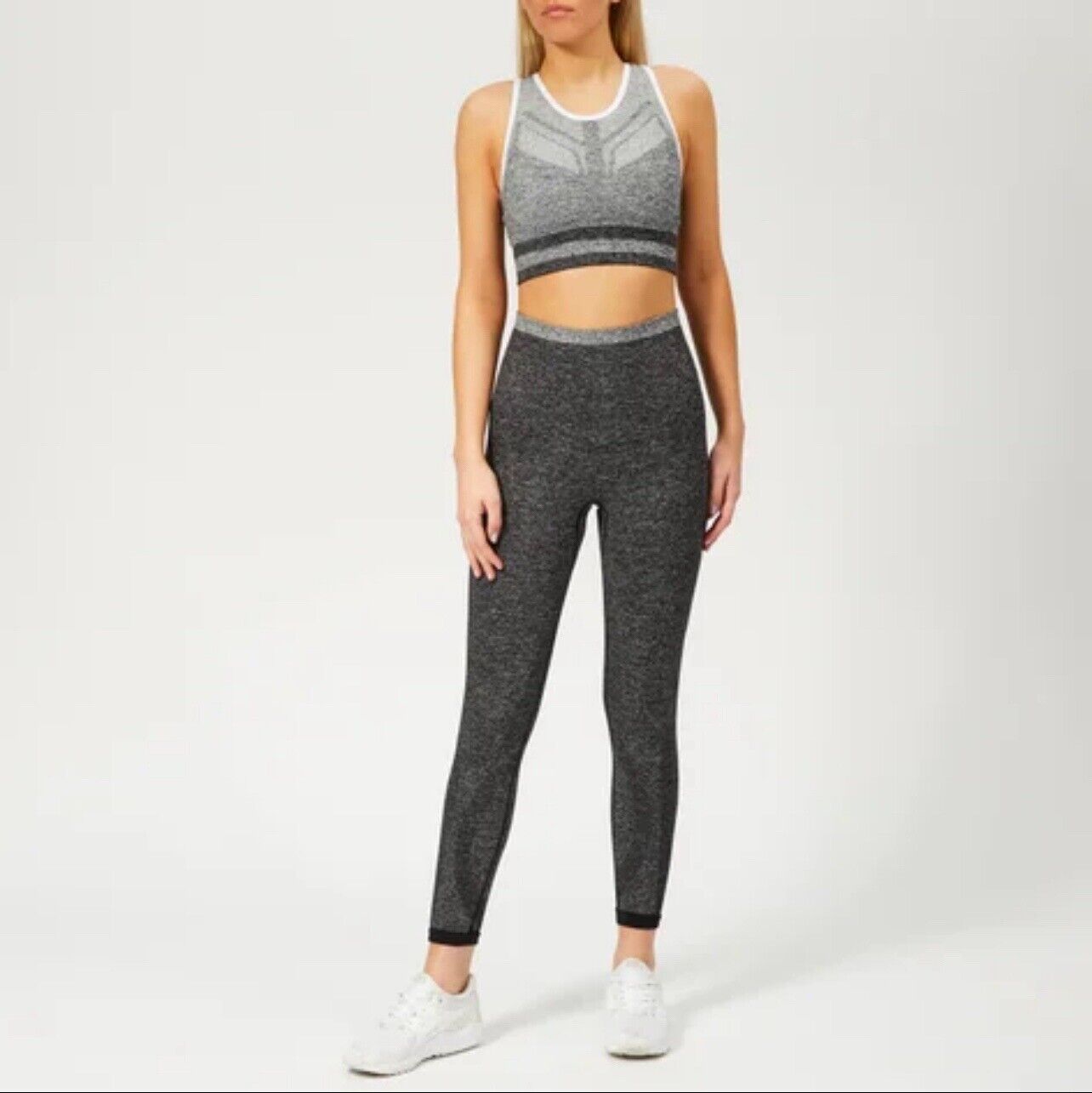 LNDR Basic Sports Bra Size Grey 011 Size XS-S £65 RRP